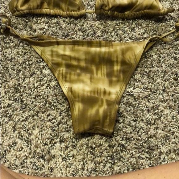 New bikini - Picture 4 of 5